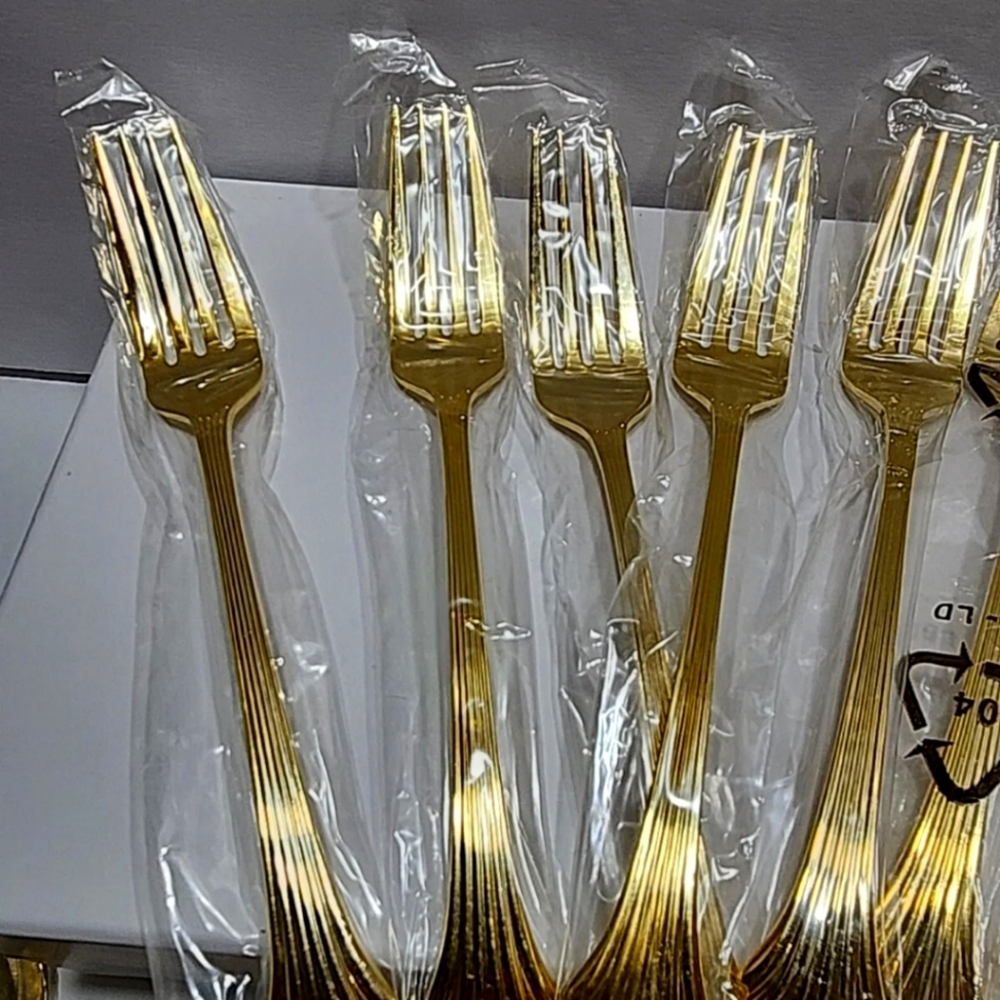 New Towle Supreme Cutlery Classic Plume Gold Dinner Fork Korea